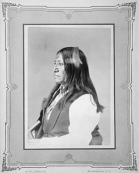 Spotted Tail (Tshin-tah-las-Kah), a Brule Sioux chief #30