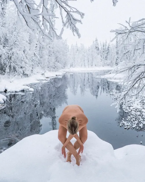 SNOWFLAKE: NUDE YOGA GIRL ＃39